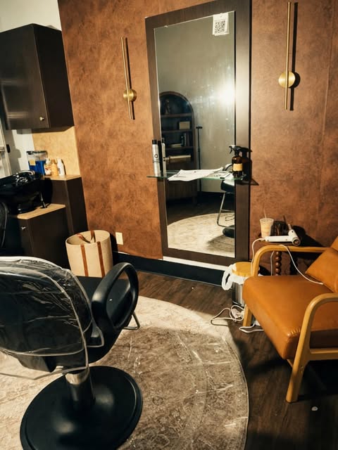 A look inside Oak Studio.